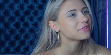 Pretty College Teen Masturbates On Cam
