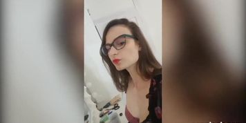 Nerdy Amateur Learns About Her Bush
