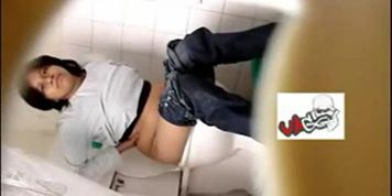 Amateur Asian Brunette Hidden Piss Cam
