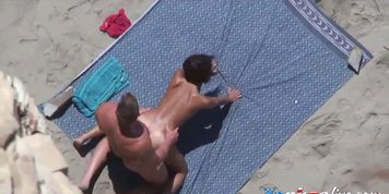 Amateur Couples Filmed Fucking On The Beach