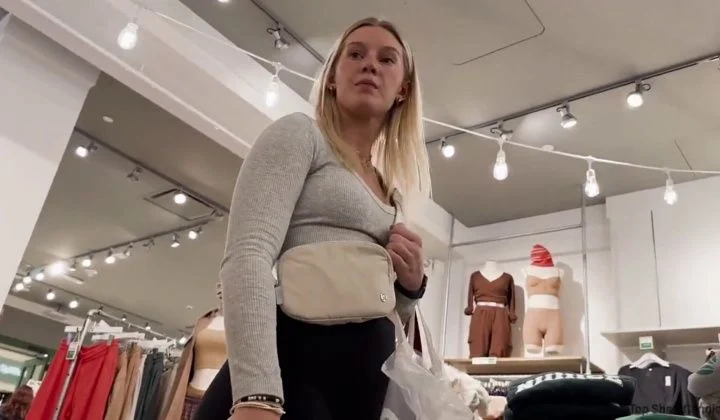 Pawg Ass Blonde Milf Public Candid