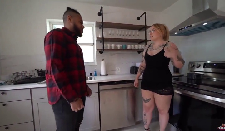Gracie Squirts - Gracie Takes Dante Diggz' Huge Dick In The Kitchen