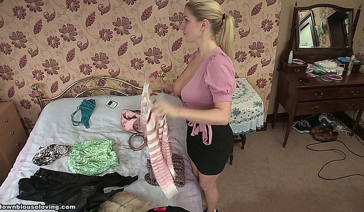Georgie Hot Blonde Slut Looking For A Cock