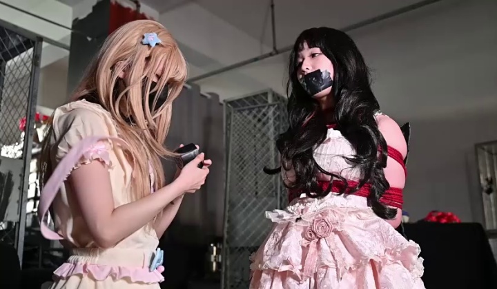 Chinese Lesbian Cosplay Bondage