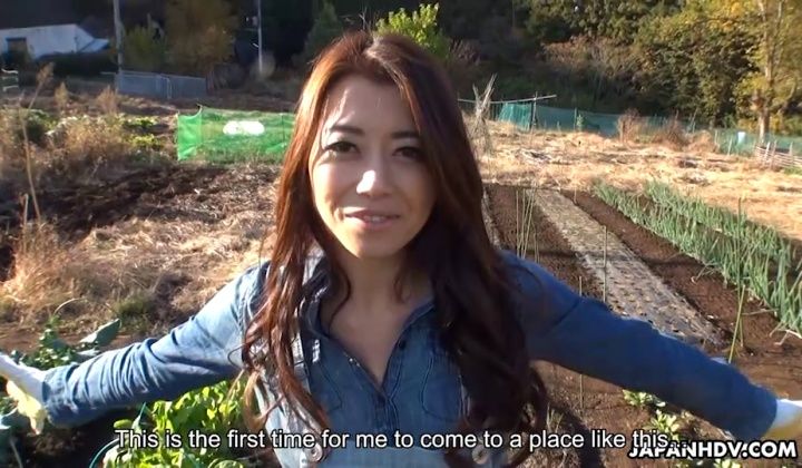Farmer Girl Maki Hojo In Outdoor Farewell Gangbang