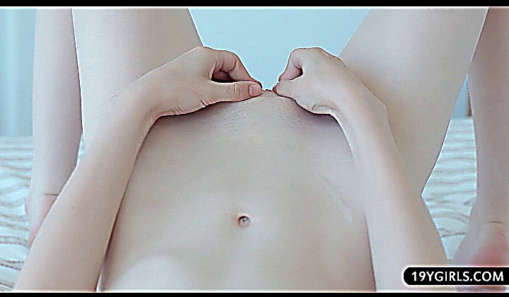 Solo Teen With Her Dirty Pussy Wide Open Closeup