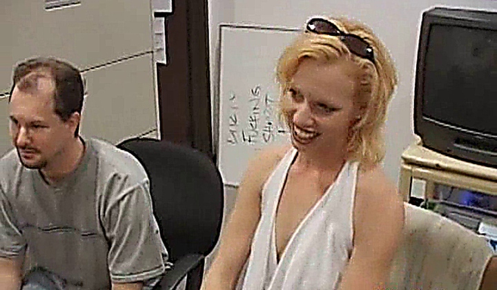 Amateur Wife Fucked By Bbc In Front 0f Husband & She Loves It!!