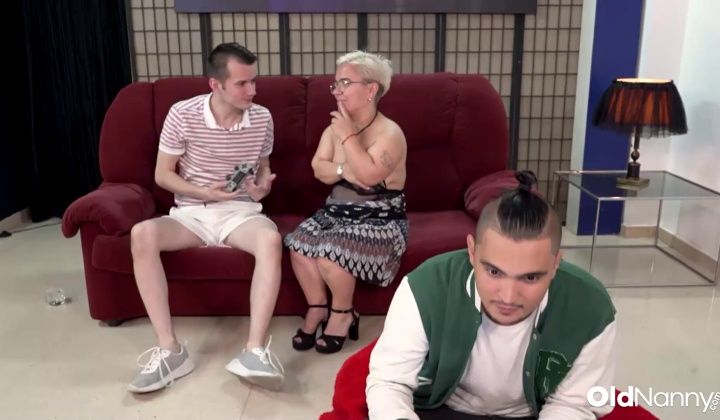 Tattooed Blonde Milf Sara In Intense Scene With Sam Bourne