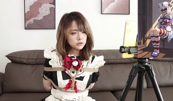 Chinese Bondage Maid Cosplay