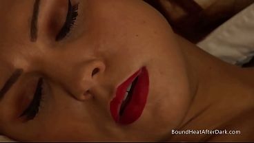 Curvy Mistress Moaning From Orgasms And Kissing With Naughty Slave