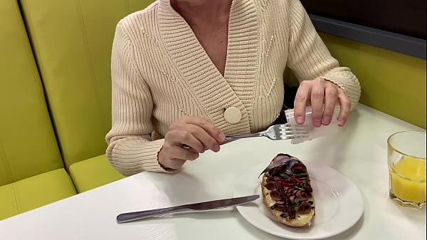 Milf Public Sperm Eating .