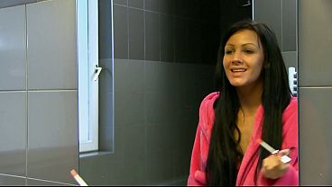 Nia Black And Minnie Manga Lez Out In A Bathtub